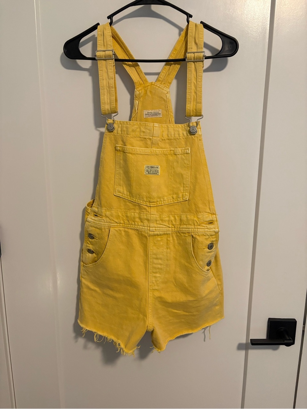 Women's Levis Vintage Yellow Shortalls Adjustable Overalls Front Patch